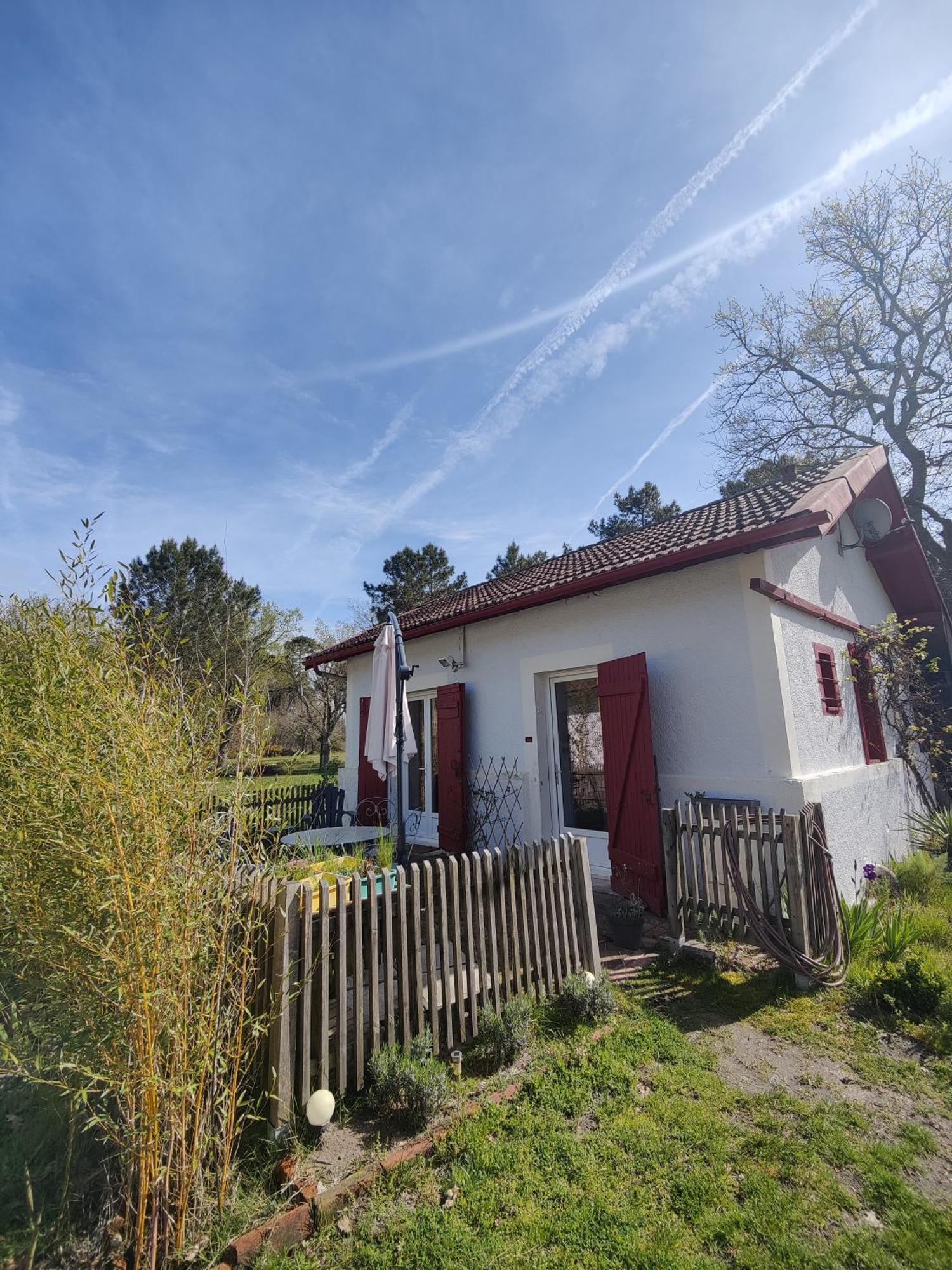 D&D, La Maison Des Ecureuils Lesperon  Luaran gambar